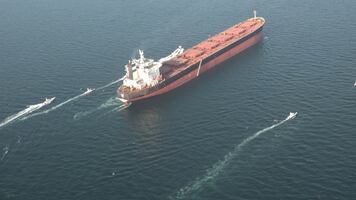  ¿Por qué es vital el Estrecho de Ormuz? Las razones tras el bloqueo de Irán y la respuesta militar de Estados Unidos