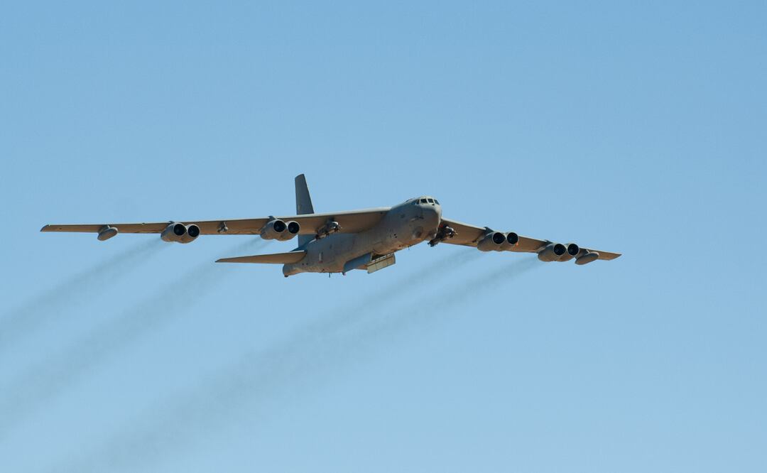 Cazas de Estados Unidos interceptan bombarderos rusos cerca de Alaska en plena tensión global. Foto: Canva