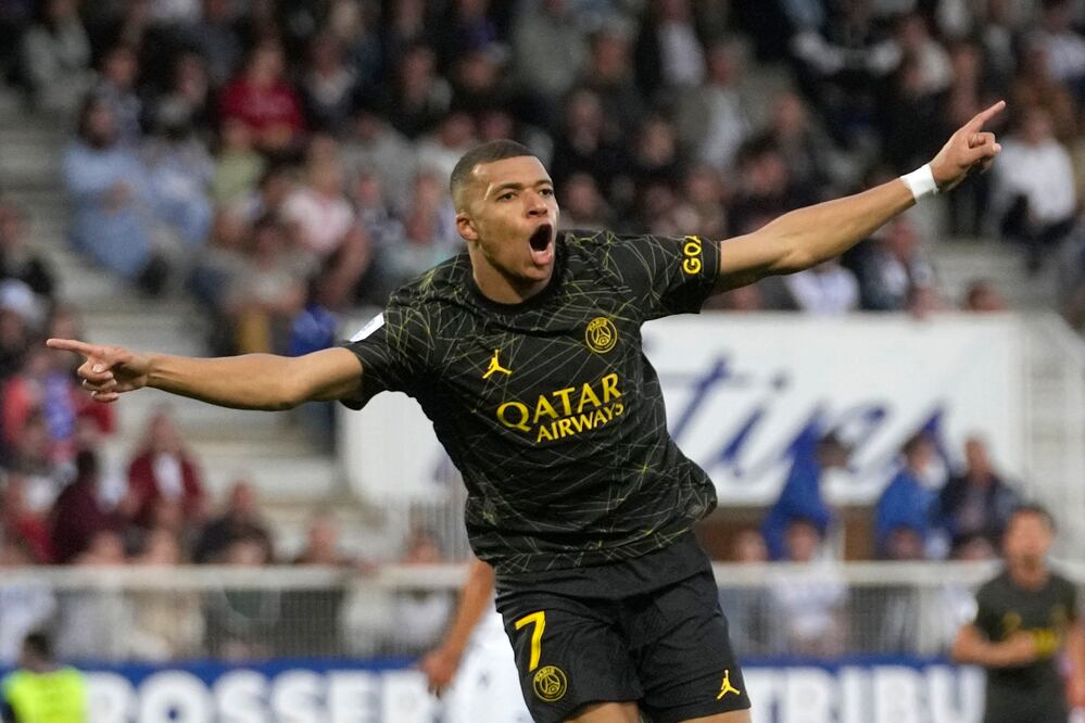 Mbappé, Haaland y Vinícius, los tres jugadores más valiosos del mundo. (AP Foto/Thibault Camus)
