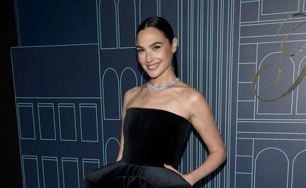 Gal Gadot deslumbra con lujoso vestido de terciopelo al estilo 'Old Hollywood' 