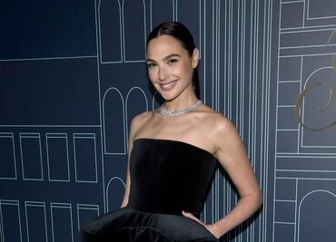 Gal Gadot deslumbra con lujoso vestido de terciopelo al estilo 'Old Hollywood'