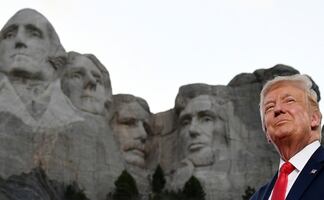 Presentan al Congreso iniciativa para añadir a Trump al Monte Rushmore