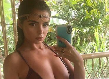 Demi Rose impacta con traje de baño de "serpiente" en Bali