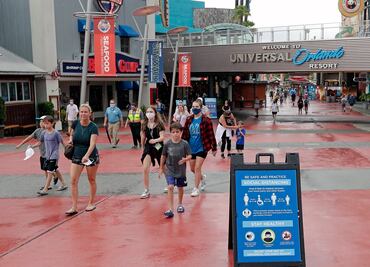 Universal Orlando endurece requisitos de vacunación para empleados