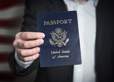 Extienden tres meses la validez de pasaporte estadounidense para retornos