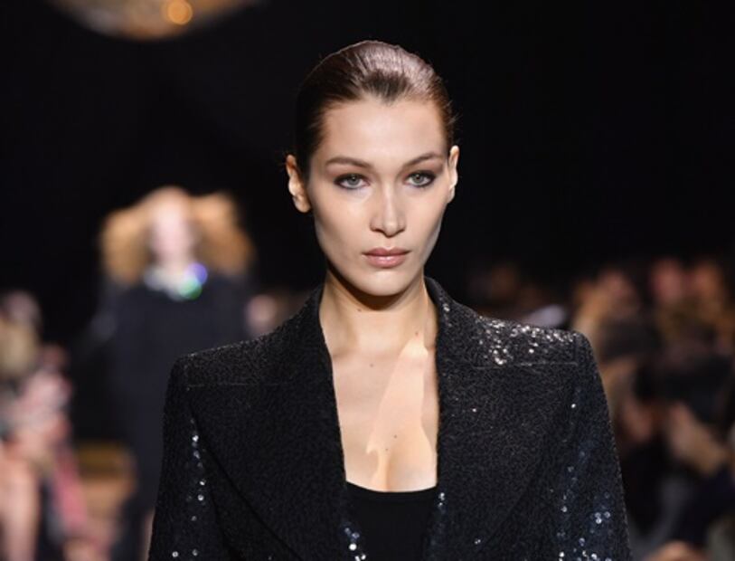 Bella Hadid luce top y 'abs' de impacto en los MTV VMAs