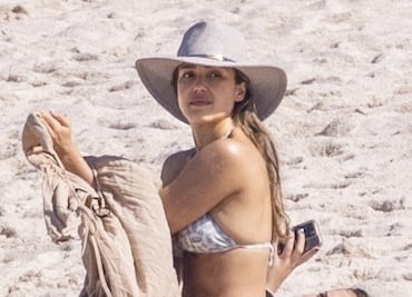 Jessica Alba vacaciona en playas de México y conquista con mini bikini de impacto