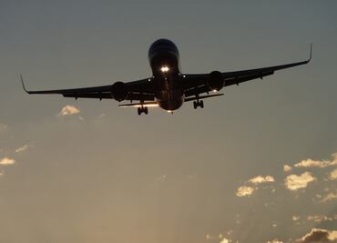 Aeroméxico despedirá a 374 sobrecargos tras caída del 54.2 % de pasajeros