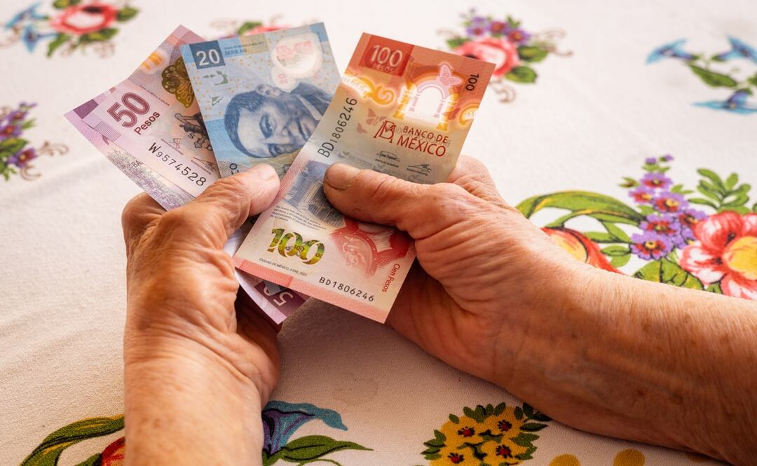 Pago doble de la Pensión del Bienestar 22024, fecha de pago y monto. Foto: iStock-Andrzej Rostek