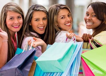 Estadounidenses gastaron 126 mil mdd en compras online de fin de año