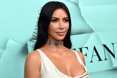 Kim Kardashian sorprende con su top más atrevido para sesión fotográfica