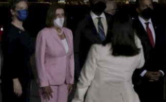 Pelosi dice que visita Taiwán para apoyar a la isla ante "amenazas" de Pekín