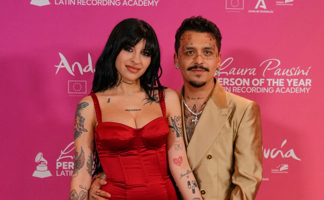 ¿Christian Nodal le avisó a Cazzu, poco después de romper su relación, que se casaría con Ángela Aguilar? Foto: AP