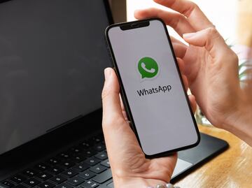 ¿Cómo poner contraseña a WhatsApp para que nadie vea los mensajes?