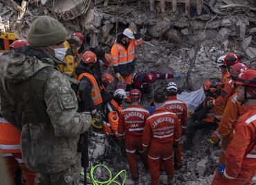 A 11 días de terremoto en Turquía, rescatan a dos personas con vida