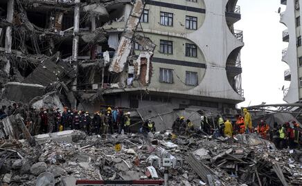 México ofrece apoyo a Turquía y Siria tras terremoto que dejó miles de muertos