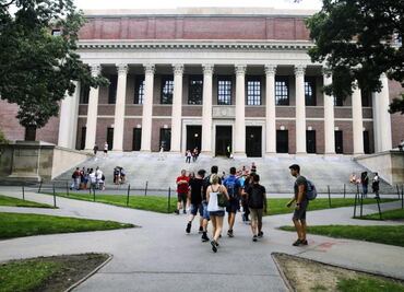 Cómo la Universidad de Harvard se enriqueció por la esclavitud durante años