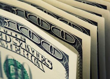 El cheque de estímulo de $400 que recibirán conductores de EU