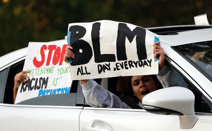Mujer de California arrestada por atropellar a manifestantes de ‘BLM’