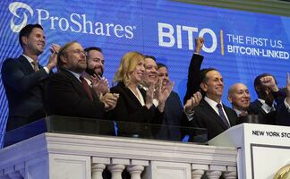 Primer fondo indexado de futuros de bitcóin sube 3% en debut en Wall Street