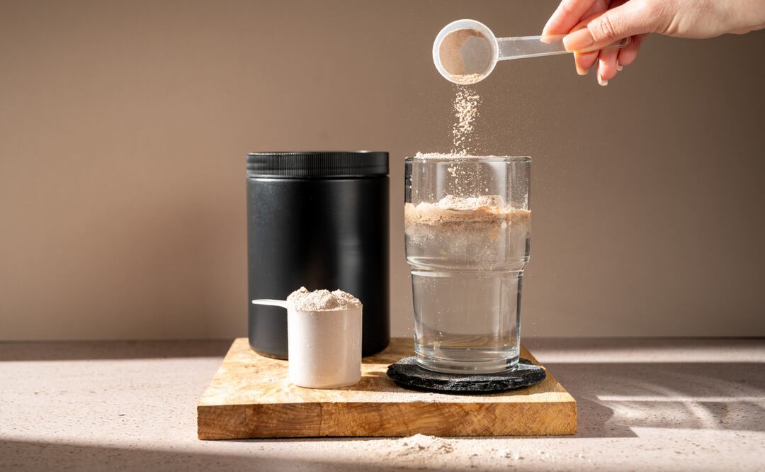 Descubren plomo en proteína en polvo para gimnasio. ¿Es peligrosa? Esto dice estudio. Foto: iStock/Gingagi