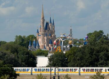 Buscan jardineros para trabajo en Disney World, en Orlando